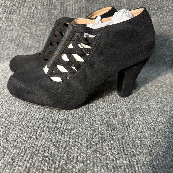 NWT women’s Journee collection Piper ankle pumps SZ 7 - Picture 2 of 5